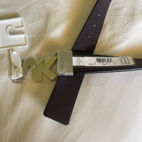 MK Large Monogram Twist Reversible Brown Belt - Picture 2 of 4